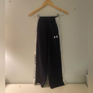 Under Armour navy and white sweatpants - size Youth S/M💙🤍